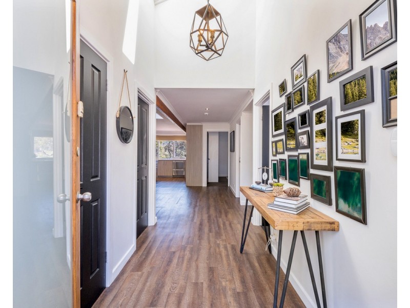 4 Old Coach Place, Roleystone WA 6111