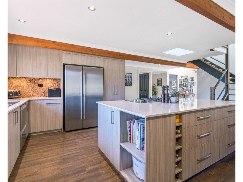 4 Old Coach Place, Roleystone WA 6111