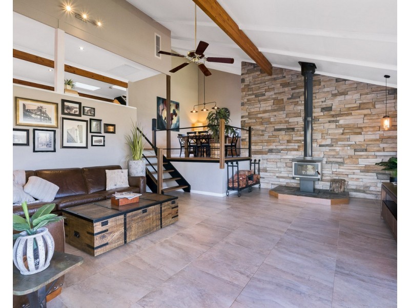 4 Old Coach Place, Roleystone WA 6111