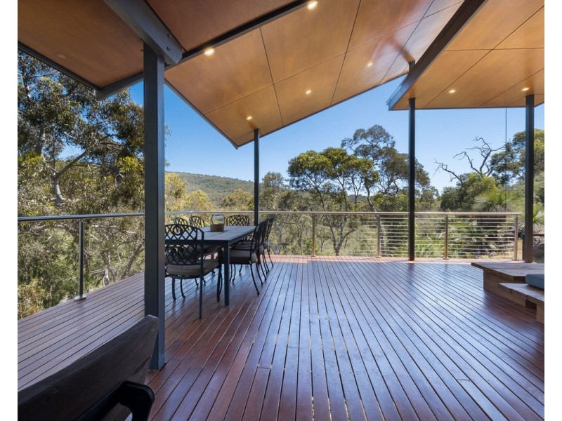 4 Old Coach Place, Roleystone WA 6111