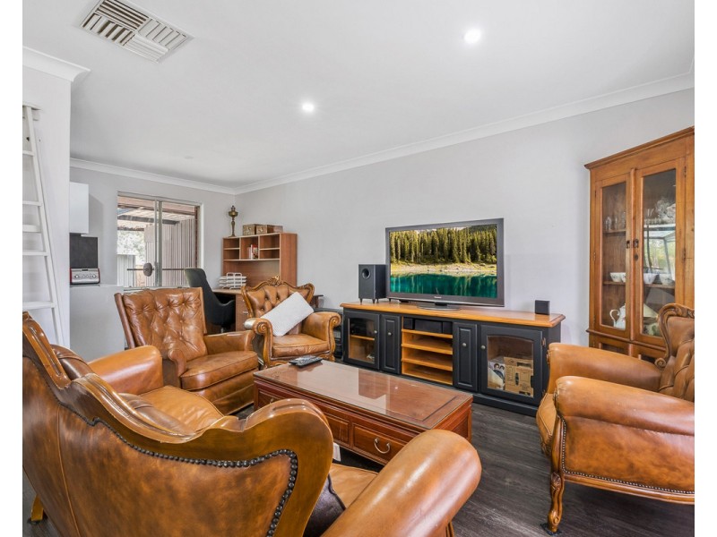 38 Cowan Street, Armadale WA 6112