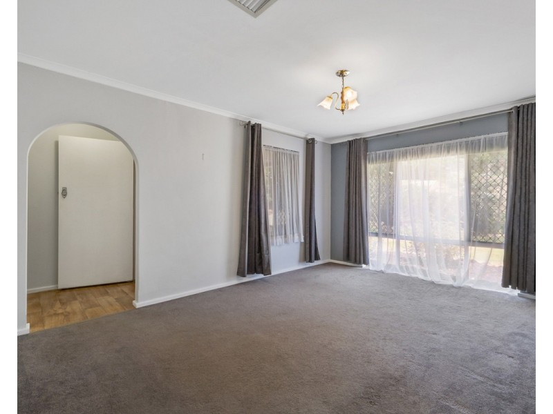 10 Coolabah Drive, Mount Nasura WA 6112