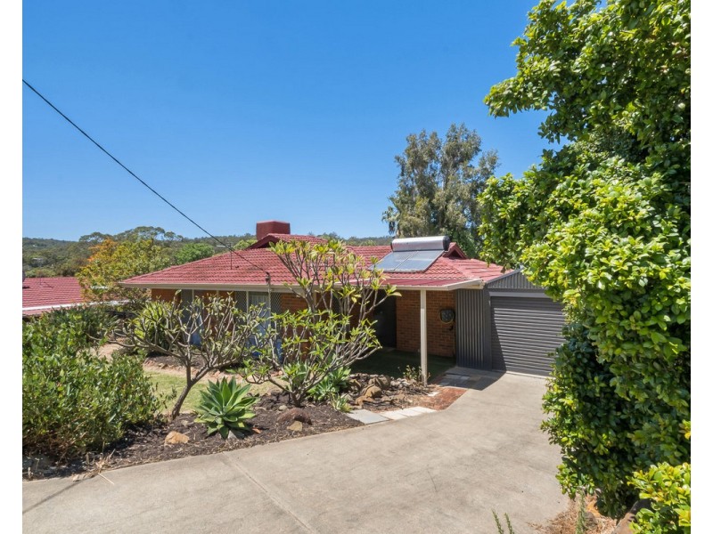 10 Coolabah Drive, Mount Nasura WA 6112