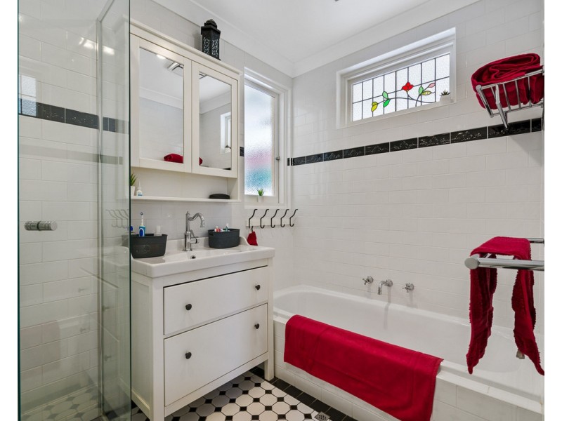 11 Dale Street, Mount Nasura WA 6112