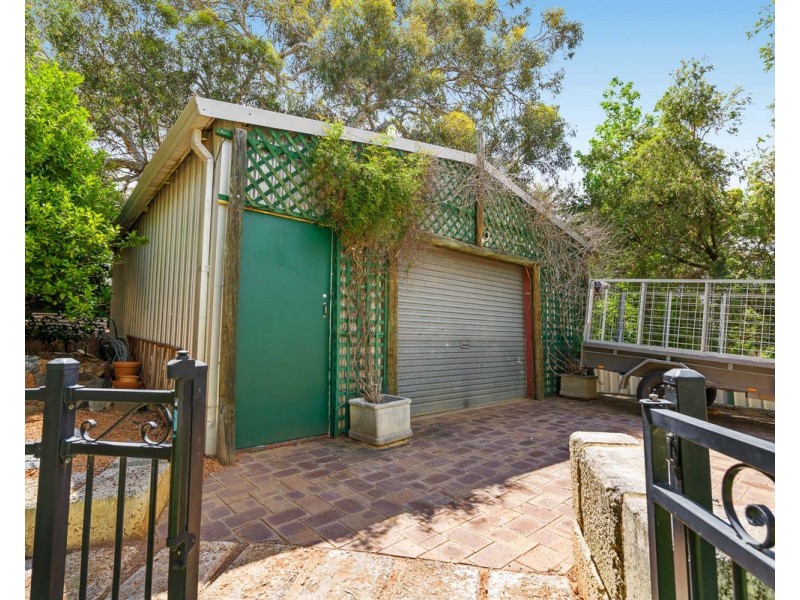 11 Dale Street, Mount Nasura WA 6112