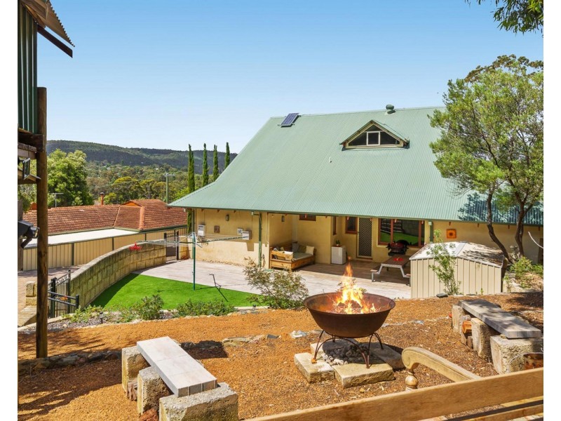 11 Dale Street, Mount Nasura WA 6112