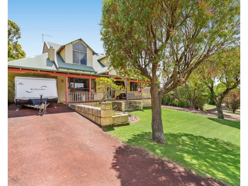 11 Dale Street, Mount Nasura WA 6112