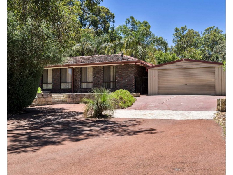 7 Sefton Road, Roleystone WA 6111