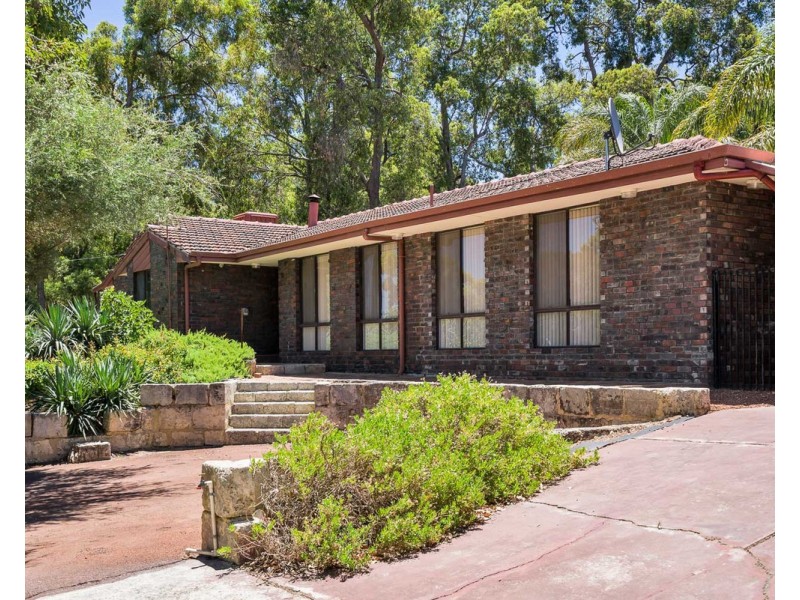 7 Sefton Road, Roleystone WA 6111