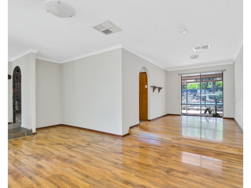 7 Sefton Road, Roleystone WA 6111