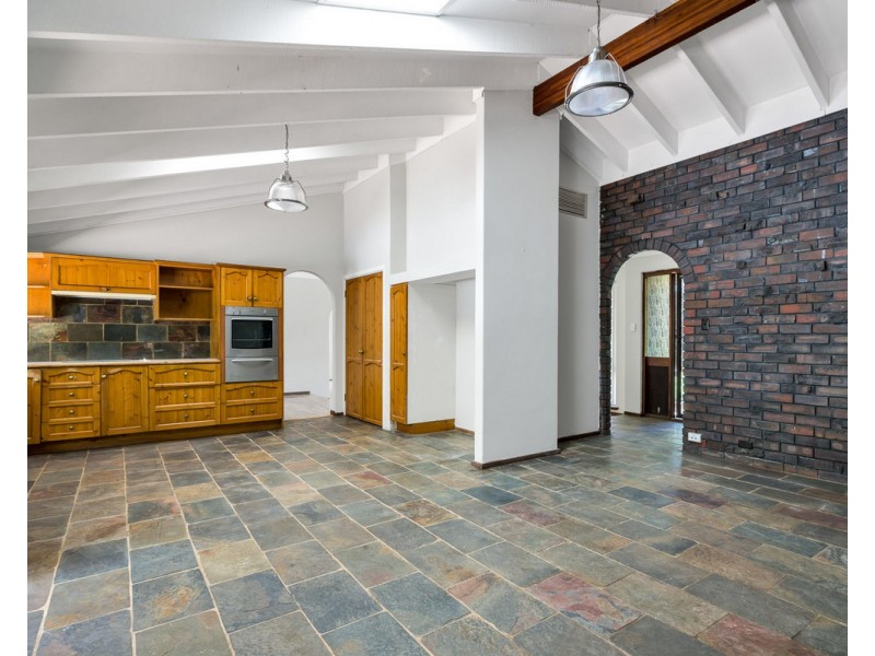 7 Sefton Road, Roleystone WA 6111