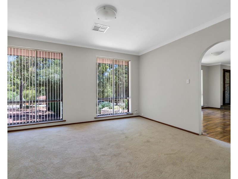 7 Sefton Road, Roleystone WA 6111