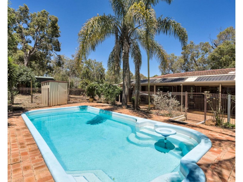 7 Sefton Road, Roleystone WA 6111