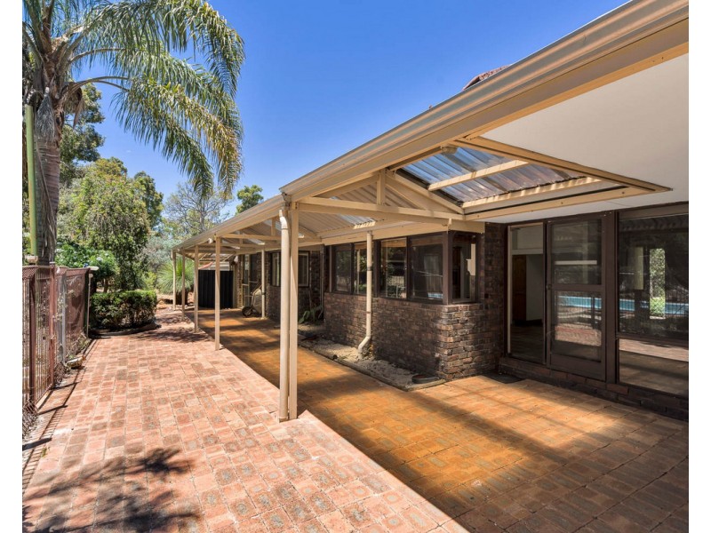 7 Sefton Road, Roleystone WA 6111