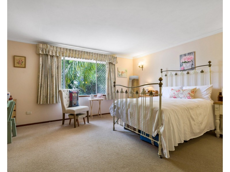 8 Foster Road, Kelmscott WA 6111