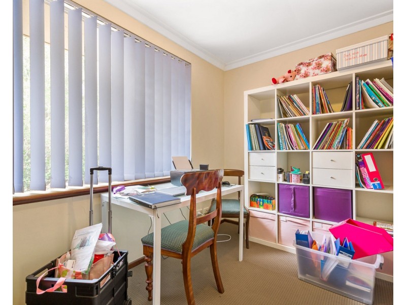 8 Foster Road, Kelmscott WA 6111