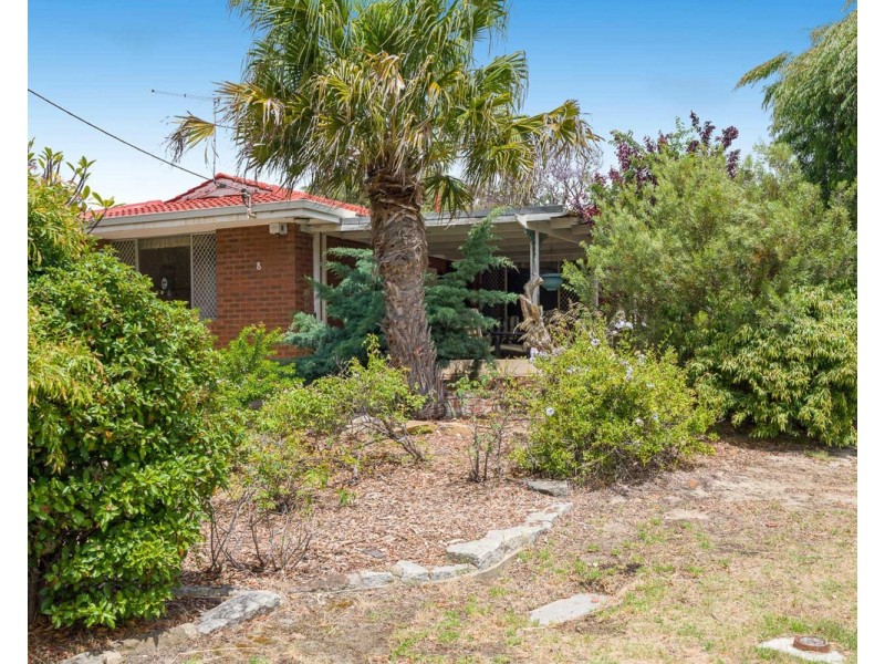 8 Foster Road, Kelmscott WA 6111
