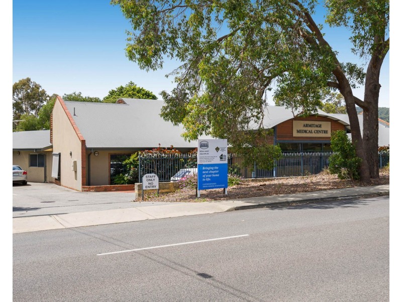 8 Foster Road, Kelmscott WA 6111