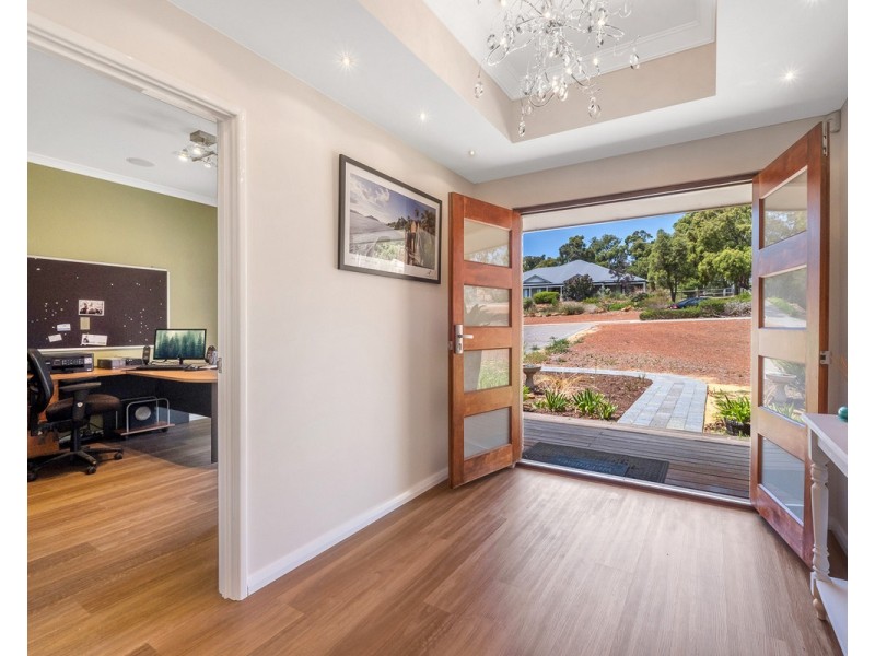 24 Blissett Drive, Bedfordale WA 6112