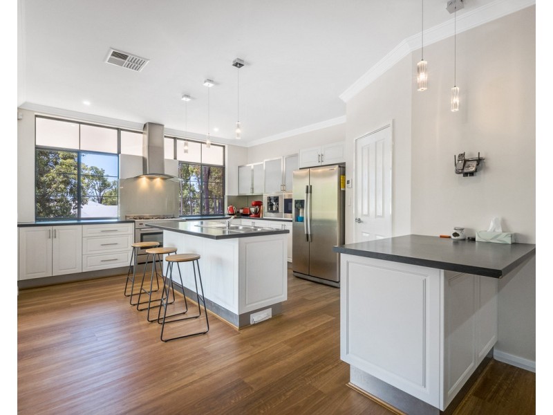 24 Blissett Drive, Bedfordale WA 6112