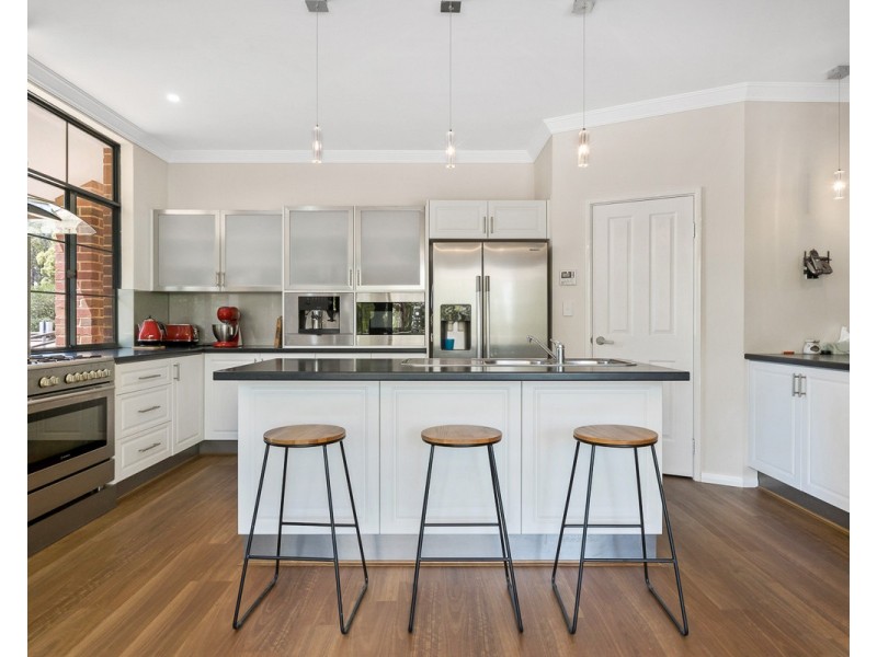 24 Blissett Drive, Bedfordale WA 6112