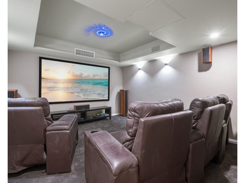 24 Blissett Drive, Bedfordale WA 6112