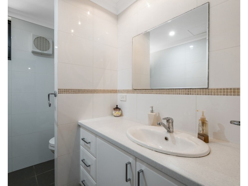 24 Blissett Drive, Bedfordale WA 6112