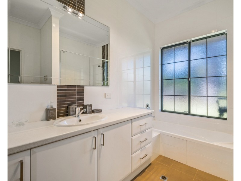 24 Blissett Drive, Bedfordale WA 6112