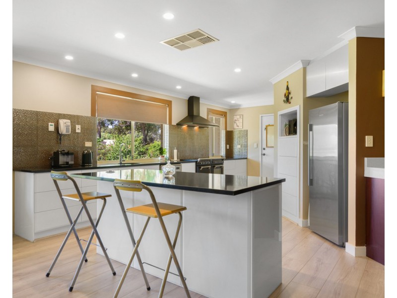 11 Arania Place, Bedfordale WA 6112