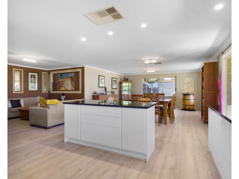 11 Arania Place, Bedfordale WA 6112