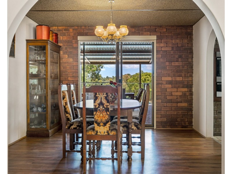 210 Peet Road, Roleystone WA 6111