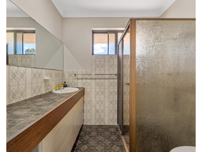 210 Peet Road, Roleystone WA 6111