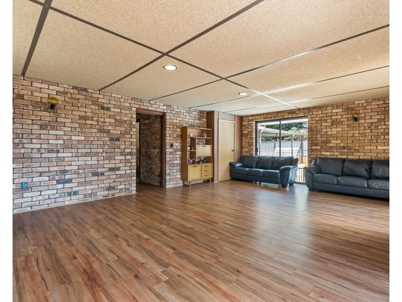 210 Peet Road, Roleystone WA 6111