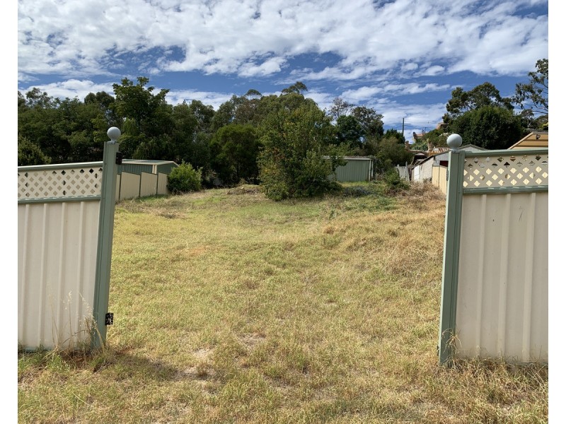 47 Derry Avenue, Mount Nasura WA 6112