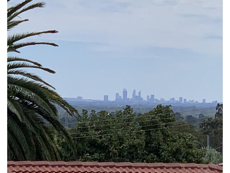 47 Derry Avenue, Mount Nasura WA 6112