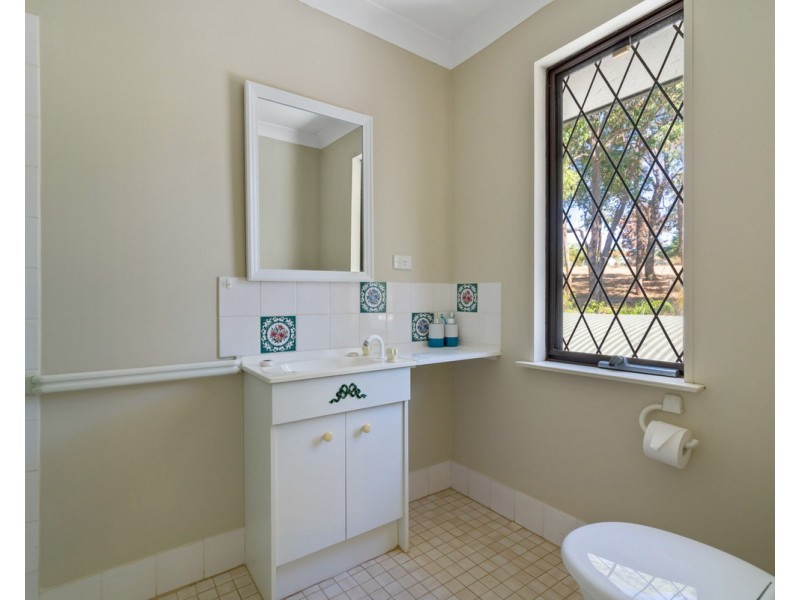 49 Canns Road, Bedfordale WA 6112