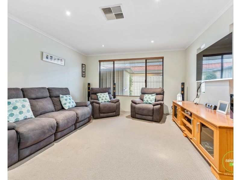 11 Laguna Way, Canning Vale WA 6155