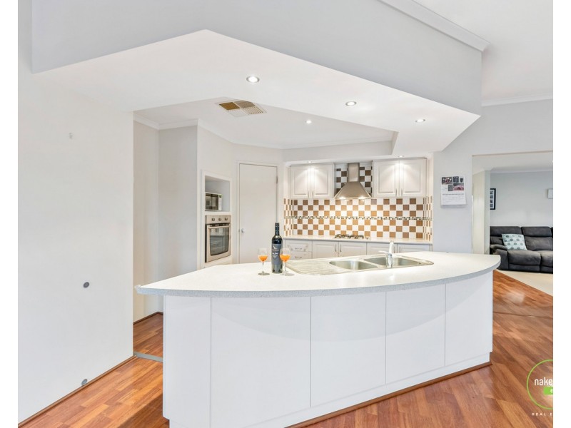 11 Laguna Way, Canning Vale WA 6155