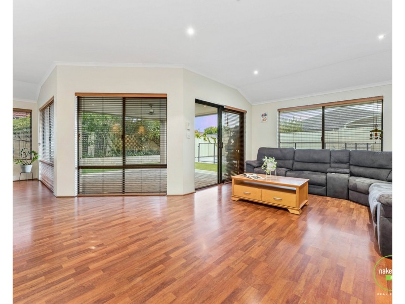 11 Laguna Way, Canning Vale WA 6155