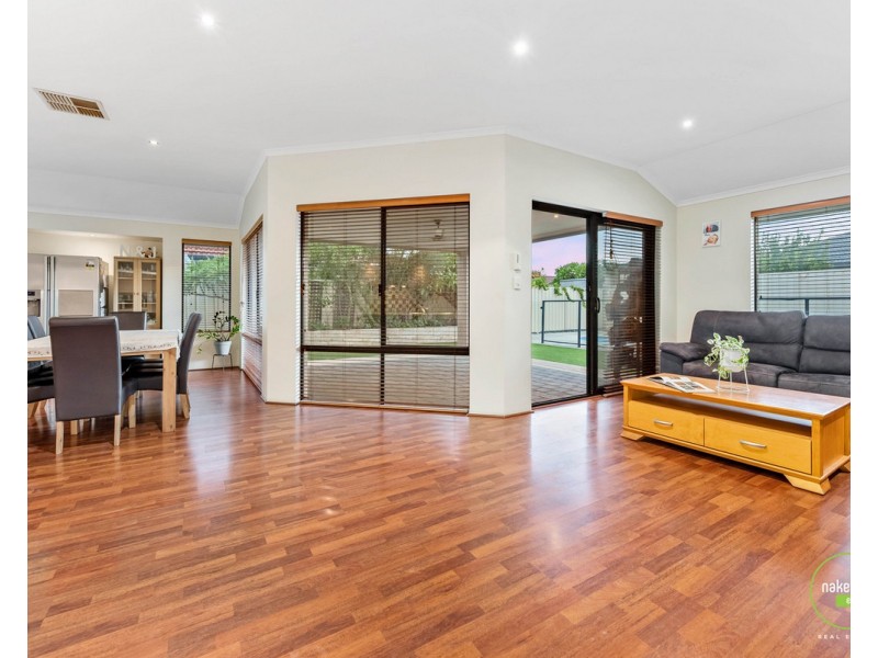 11 Laguna Way, Canning Vale WA 6155