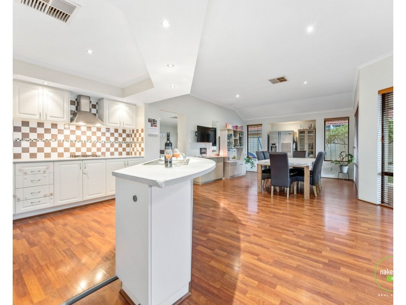 11 Laguna Way, Canning Vale WA 6155