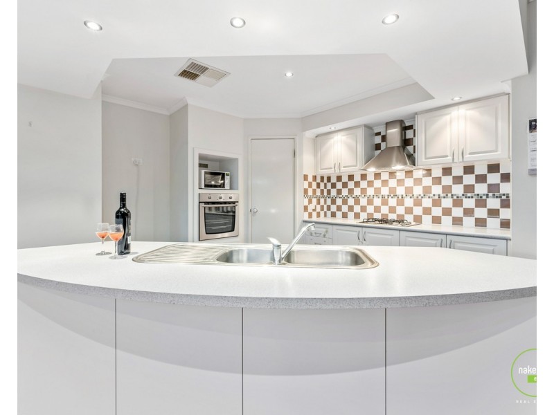 11 Laguna Way, Canning Vale WA 6155