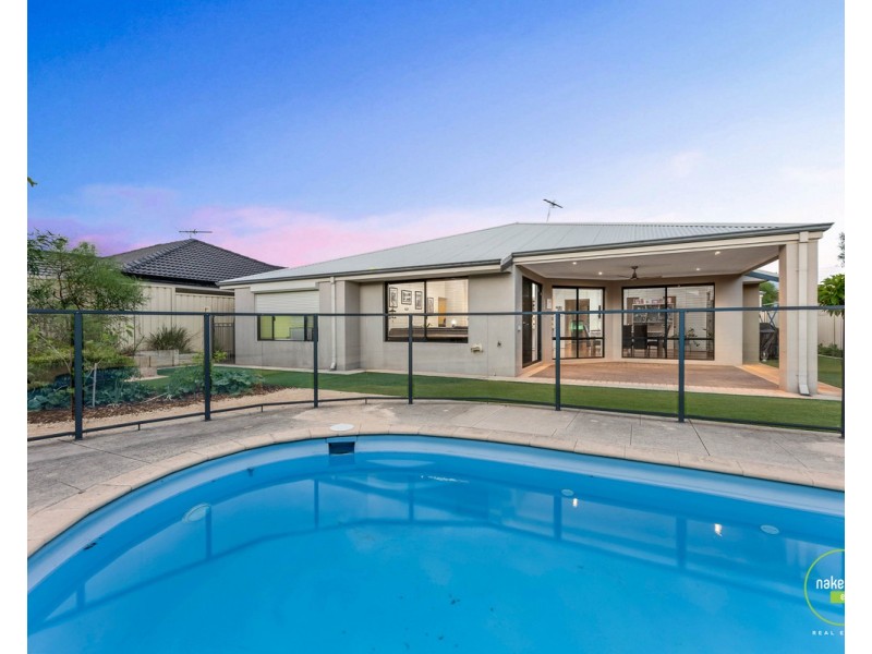 11 Laguna Way, Canning Vale WA 6155