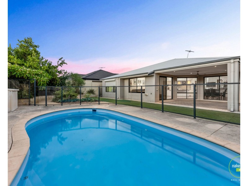 11 Laguna Way, Canning Vale WA 6155