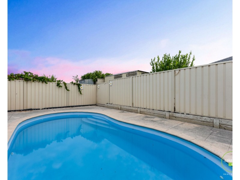 11 Laguna Way, Canning Vale WA 6155