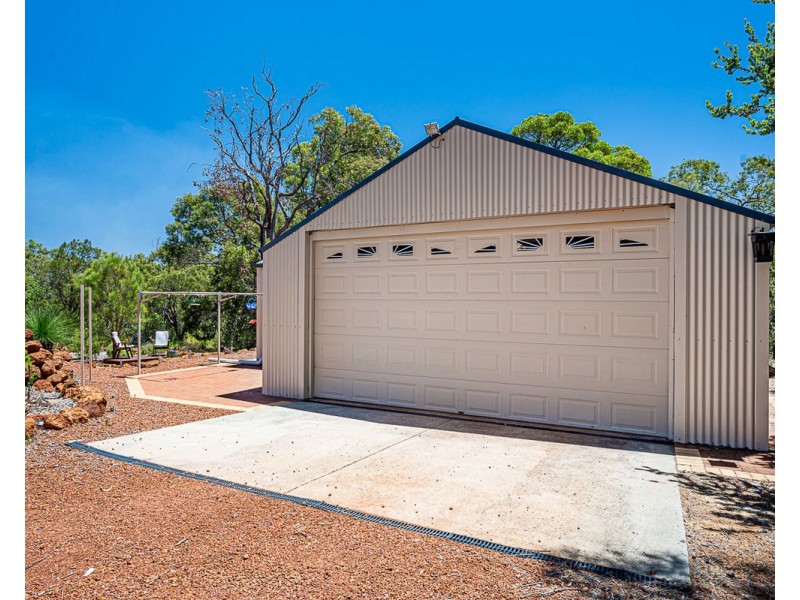 33 Frances Gregory Drive, Bedfordale WA 6112