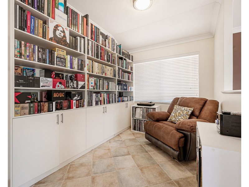 33 Frances Gregory Drive, Bedfordale WA 6112