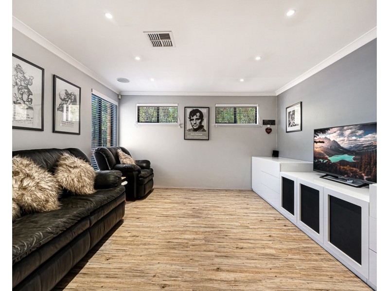 33 Frances Gregory Drive, Bedfordale WA 6112