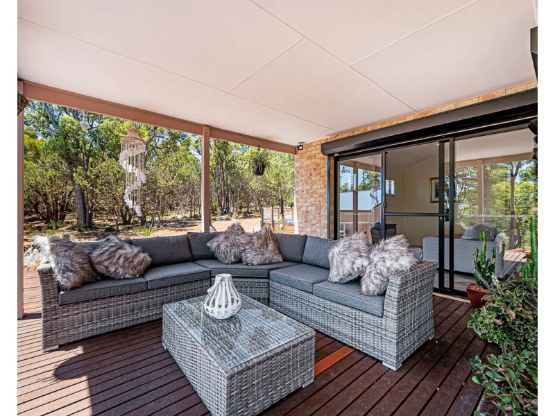 33 Frances Gregory Drive, Bedfordale WA 6112