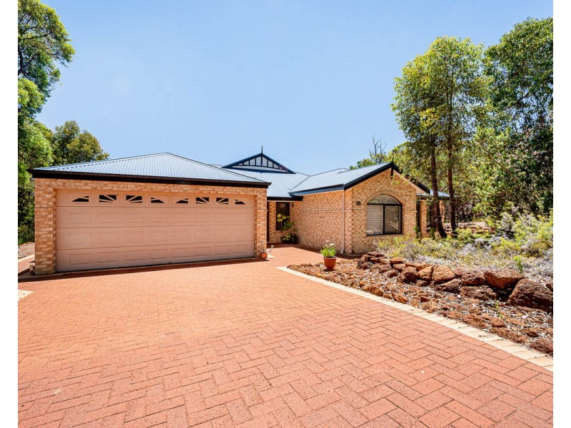 33 Frances Gregory Drive, Bedfordale WA 6112